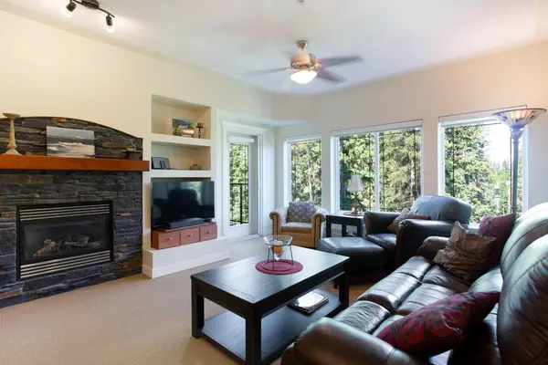 10 Discovery Ridge Close SW #405, Calgary, AB T3H 5X3