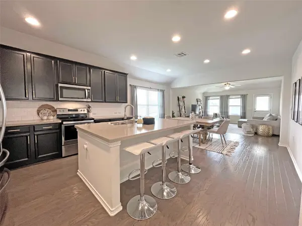 13313 Henneman DR, Pflugerville, TX 78660