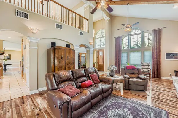 900 Wayside Drive, Wimberley, TX 78676