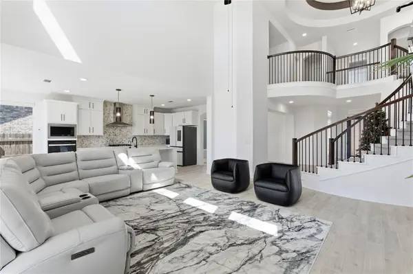 396 Hollister DR, Liberty Hill, TX 78642