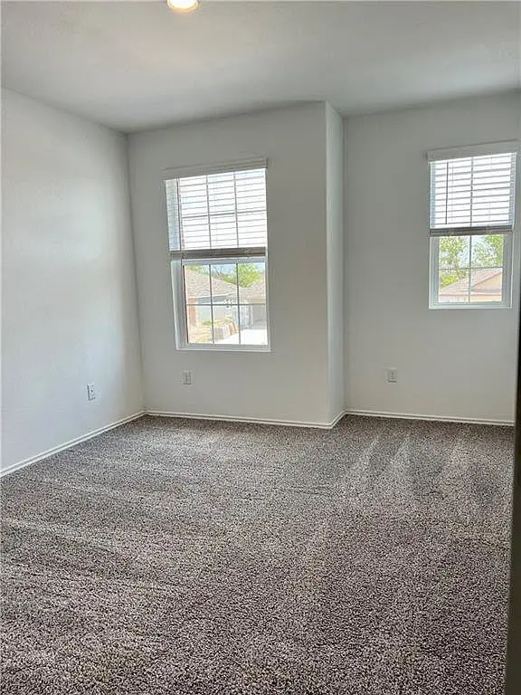 290 Silver Glen DR, Kyle, TX 78640