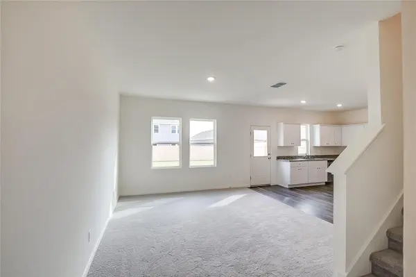 110 Blackbear DR, Hutto, TX 78634