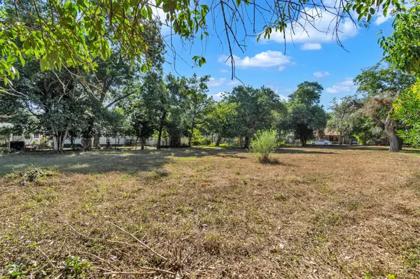 1247 W San Antonio ST, San Marcos, TX 78666
