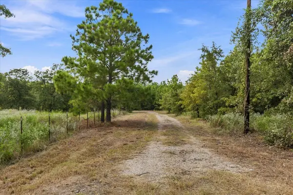 122 Hereford LN, Bastrop, TX 78602