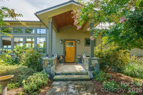 712 Frank Rector RD, Marshall, NC 28753
