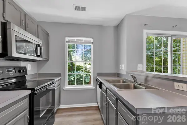 6315 Windsor Gate LN, Charlotte, NC 28215