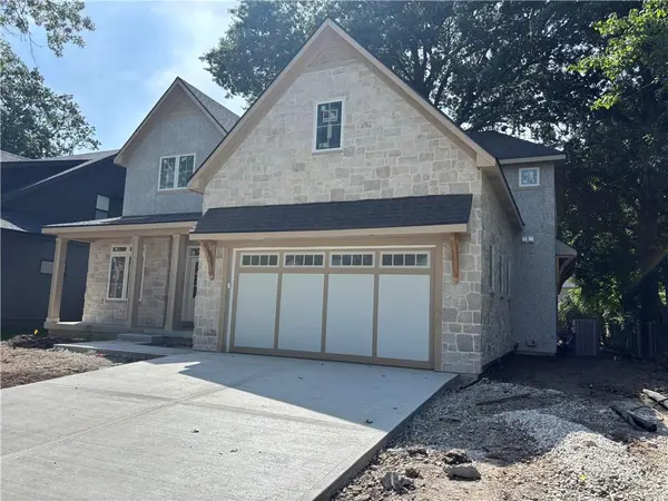 4001 W 67th ST, Prairie Village, KS 66208