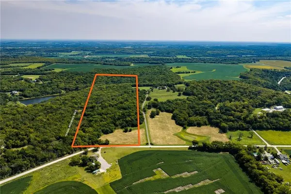 858 E 1150 RD, Baldwin City, KS 66006