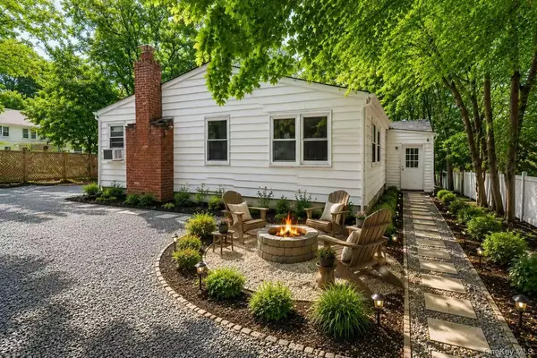 40 Christian AVE, Setauket, NY 11733