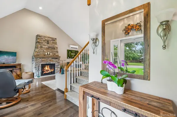 302 Maple AVE, Patchogue, NY 11772