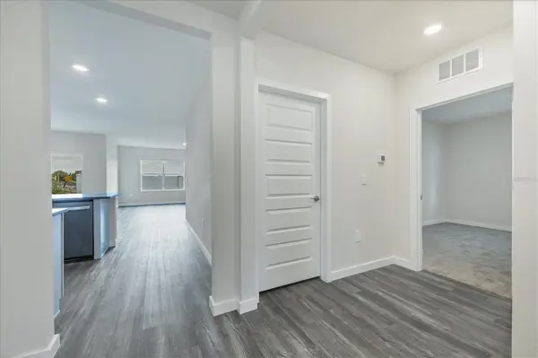 17218 BARNWOOD PL, Lakewood Ranch, FL 34211
