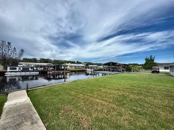 1636 JUNO TRL, Astor, FL 32102