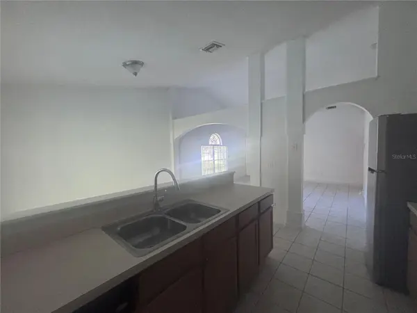 2422 PARSONS POND CIR, Kissimmee, FL 34743