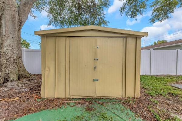 282 NE 40TH AVE NE, St Petersburg, FL, 33703 photo 24