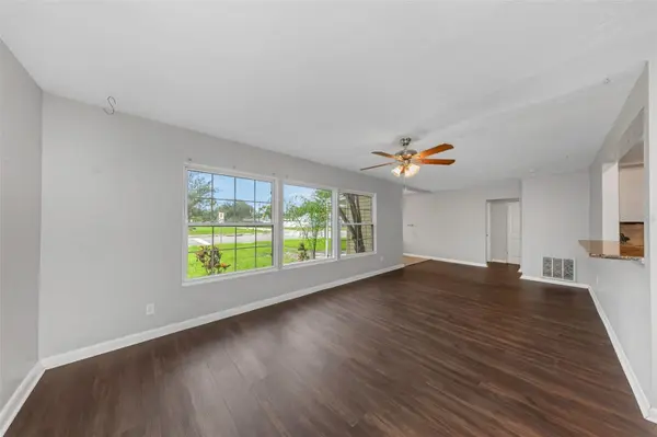 282 NE 40TH AVE NE, St Petersburg, FL 33703