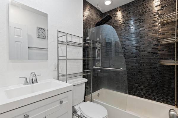 10811 VALENCIA TER, Seminole, FL, 33772 photo 10