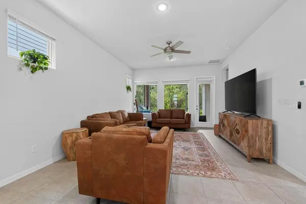 28583 COZY CREEK DR, Wesley Chapel, FL 33543