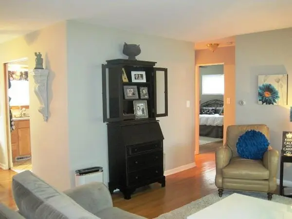 4501 Grand AVE #1, Western Springs, IL 60558