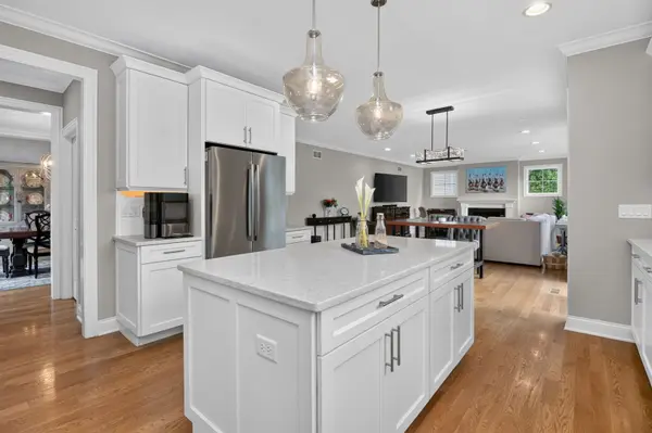 123 6th ST, Downers Grove, IL 60515