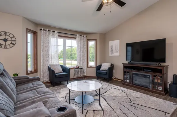 101 Skylark DR, Mankato, MN 56001