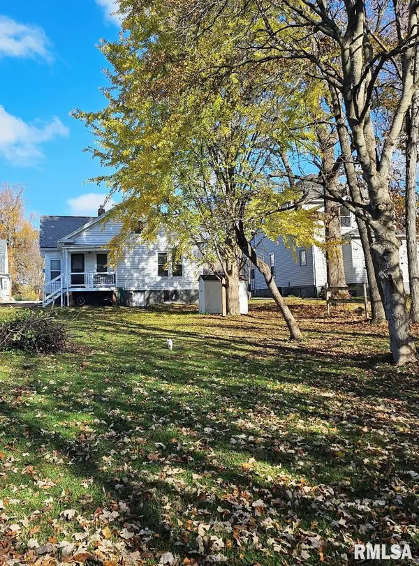 517 E 2ND SOUTH ST, Carlinville, IL 62626