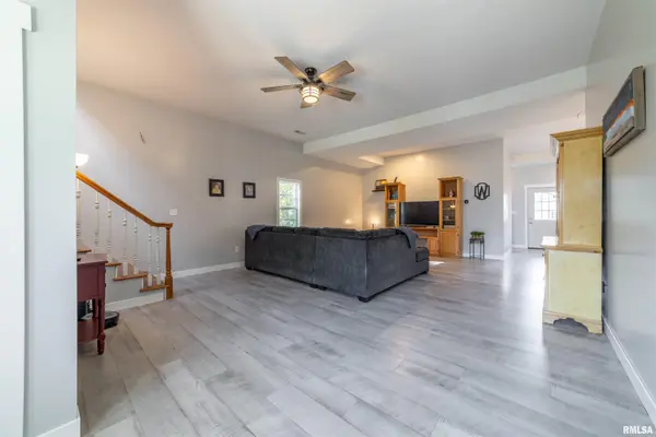 1817 VAN BUREN ST, Quincy, IL 62301