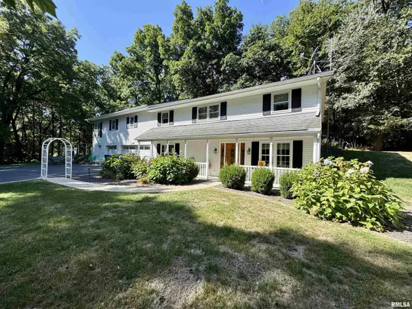 530 W MAIN ST, East Galesburg, IL 61430