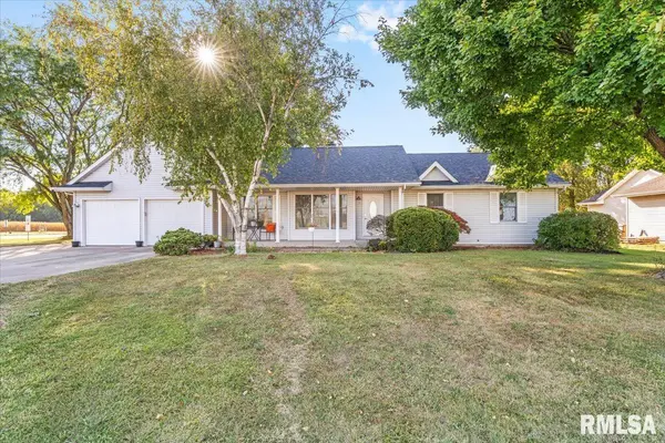 1 HENRIETTA ST, Divernon, IL 62530