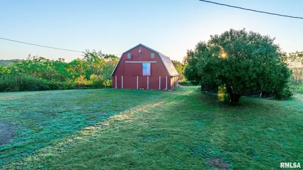532 N 600 E RD, Herrick, IL 62431