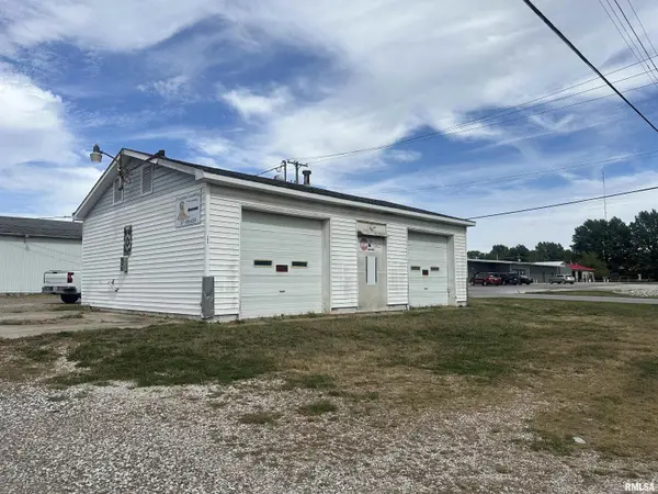 308-312 E Wood ST, Camp Point, IL 62320
