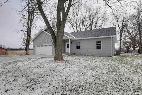 406 N MAIN ST, Payson, IL 62360