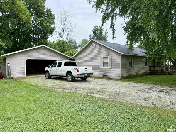 517 W 4TH ST, Beardstown, IL 62618