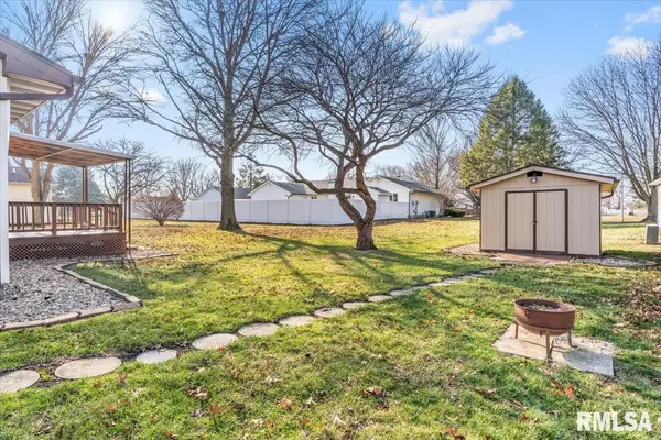 114 Lippold ST, Farmersville, IL 62533