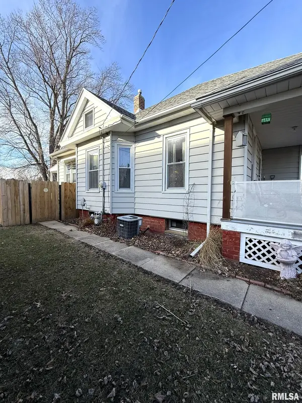 103 Johnson Pyle DR, Altona, IL 61414