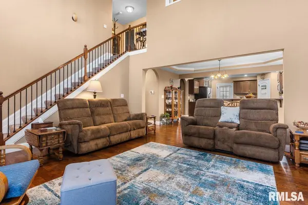 1606 Chriswell Gardens ST, Chatham, IL 62629