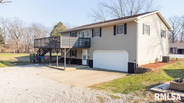 15047 N COLONY LN, Effingham, IL 62401