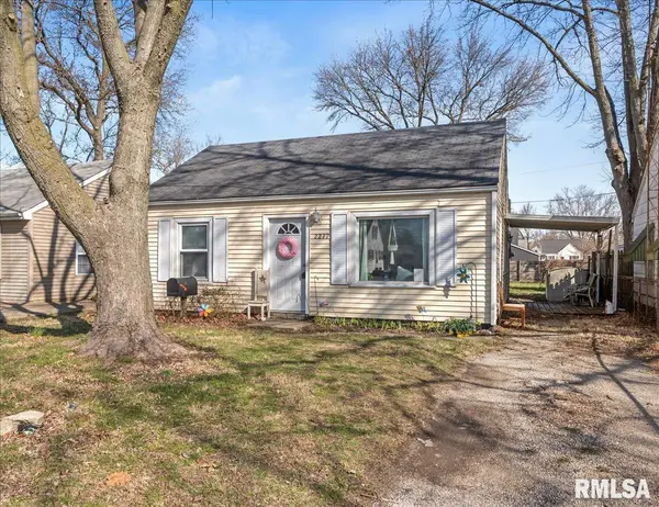 2277 E Converse AVE, Grandview, IL 62702