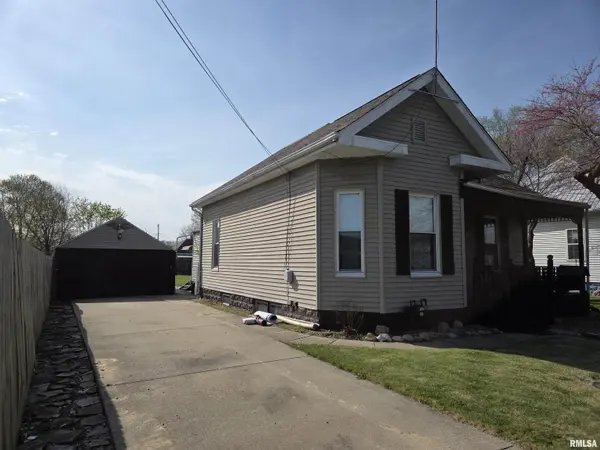 330 N WEST ST, Carlinville, IL 62626