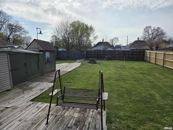 330 N WEST ST, Carlinville, IL 62626