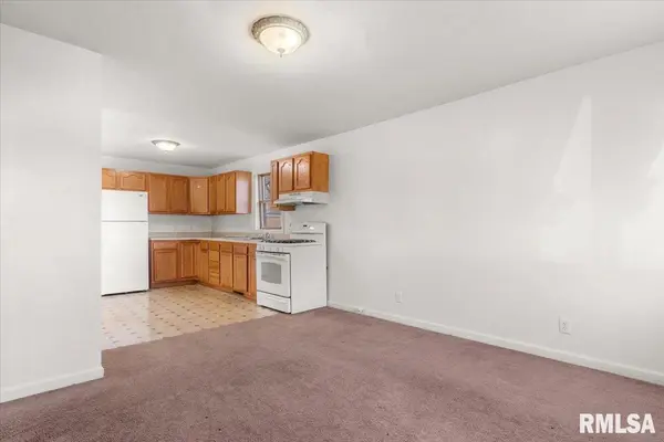 521 LINCOLN ST, Divernon, IL 62530