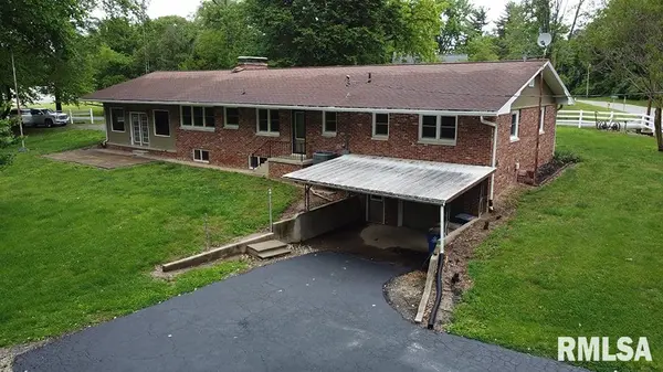 439 E GLENWOOD AVE, Olney, IL 62450