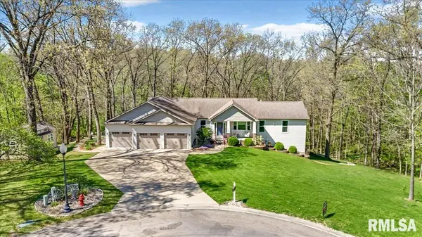 603 Loft LN, Athens, IL 62613