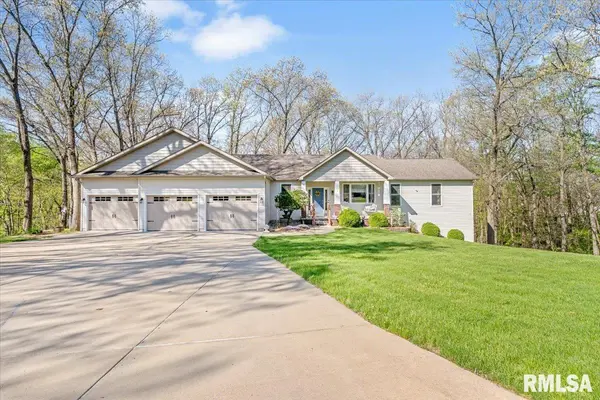 603 Loft LN, Athens, IL 62613