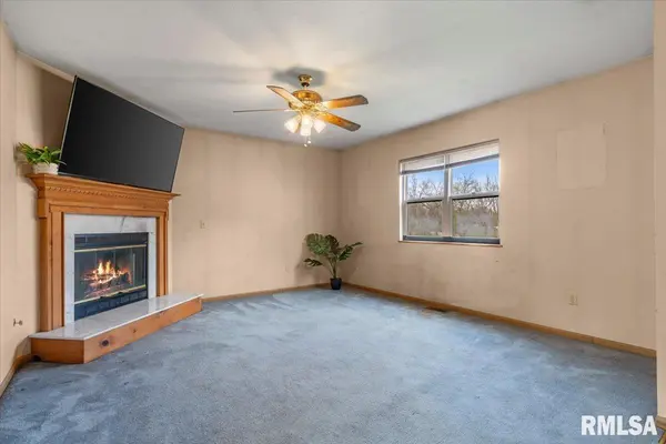 905 HELENE ST, Springfield, IL 62702