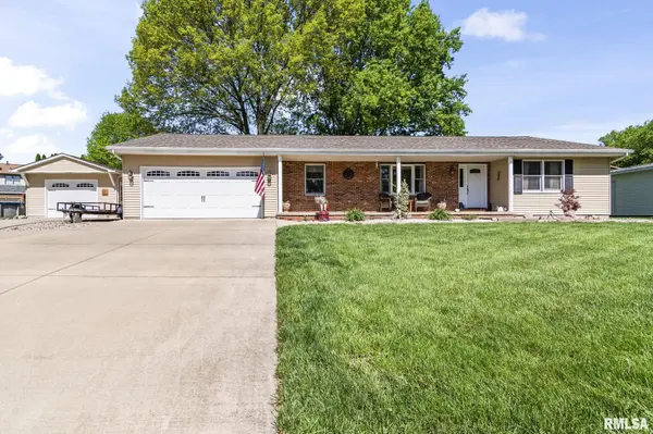 82 Stony Creek DR, Chatham, IL 62629