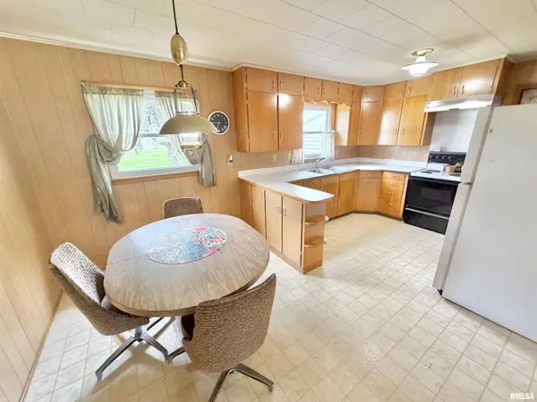 760 SE 1ST ST, Galva, IL 61434
