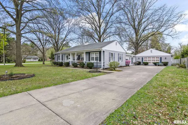 146 CIRCLE DR, Springfield, IL 62703