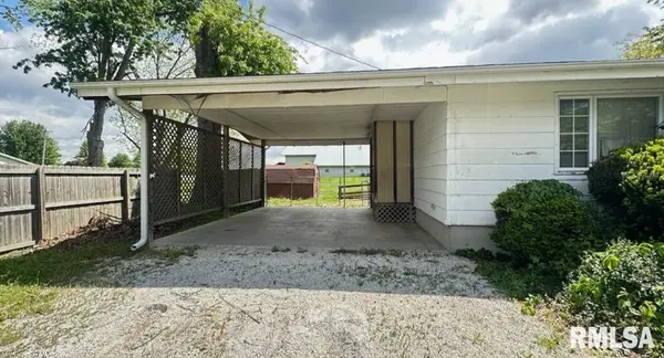 190 S EAST ST, Hull, IL 62343