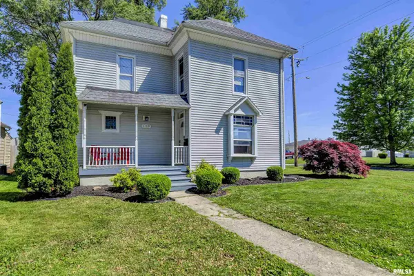 120 S WALNUT ST, Assumption, IL 62510