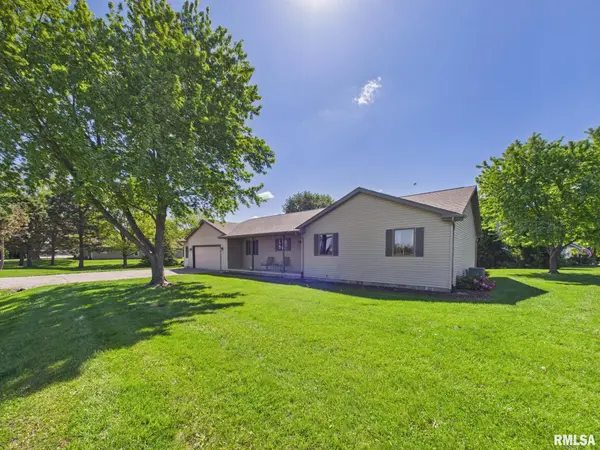 23451 Grist Mill LN, Athens, IL 62613